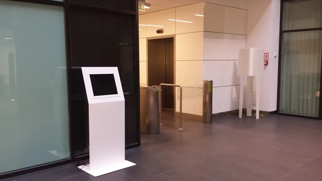 Infokiosk-Infokiosk-soti-kedros1-kopia