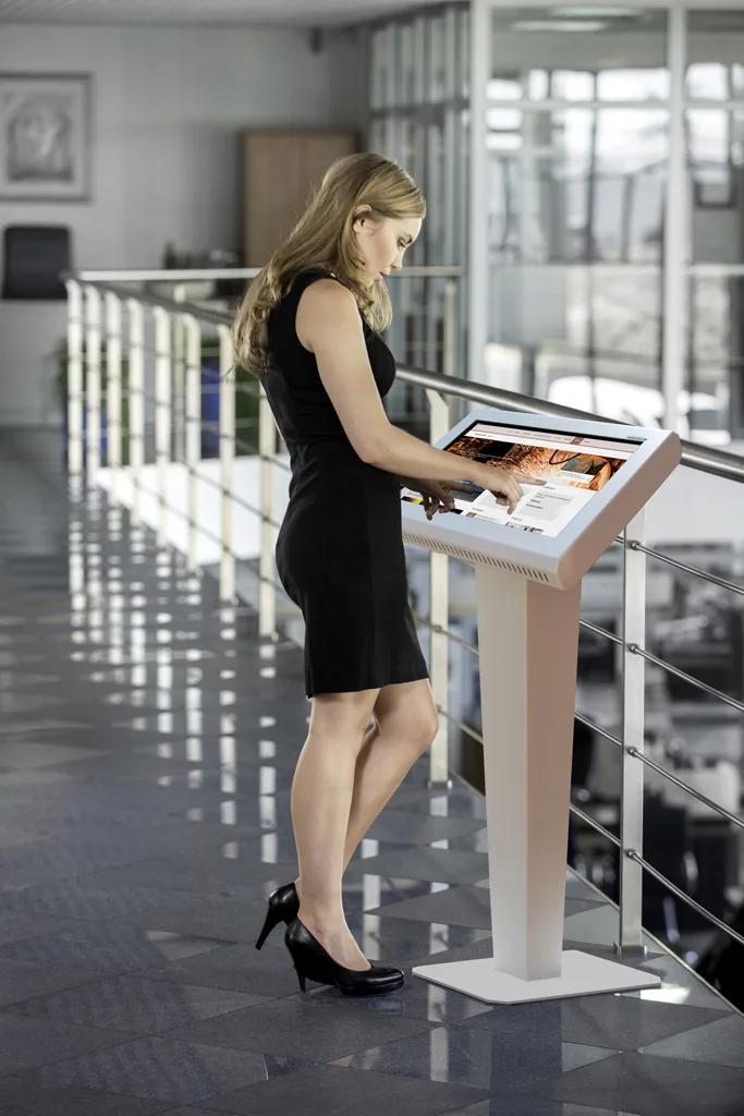 Infokiosk-Infokiosk-tavoloS-edit