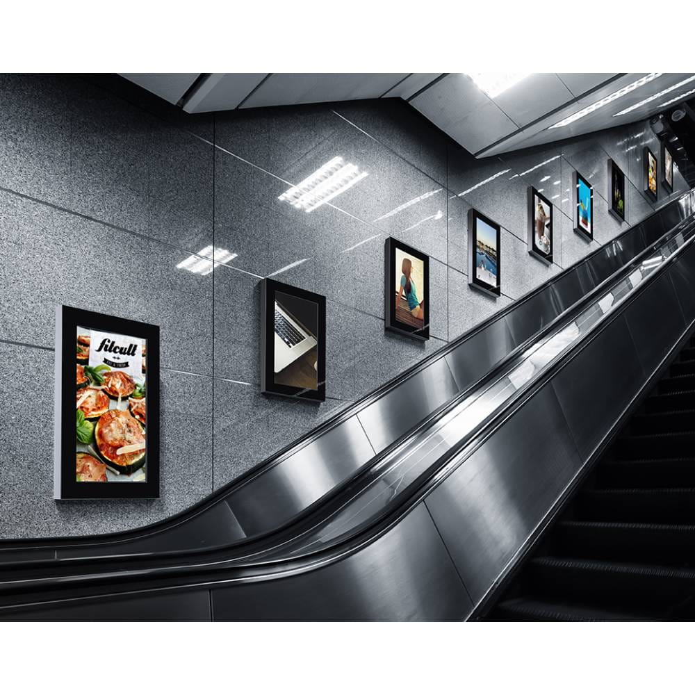 Monitor-reklamowy-w-obudowie-sciennej-DIWALL43ESF-realizacja