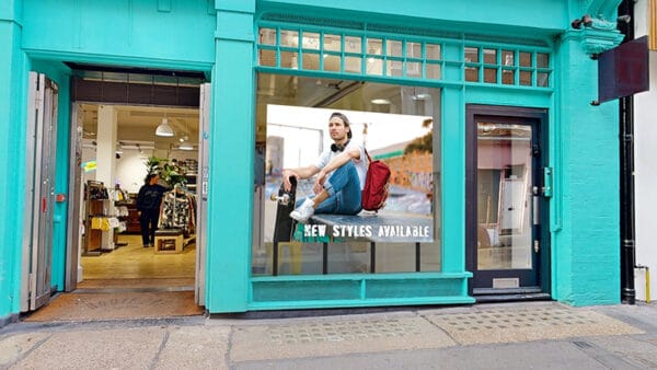 Wyswietlacz-okienny-DV-LED-All-in-One-Window-Displays-Application-Image-(1)