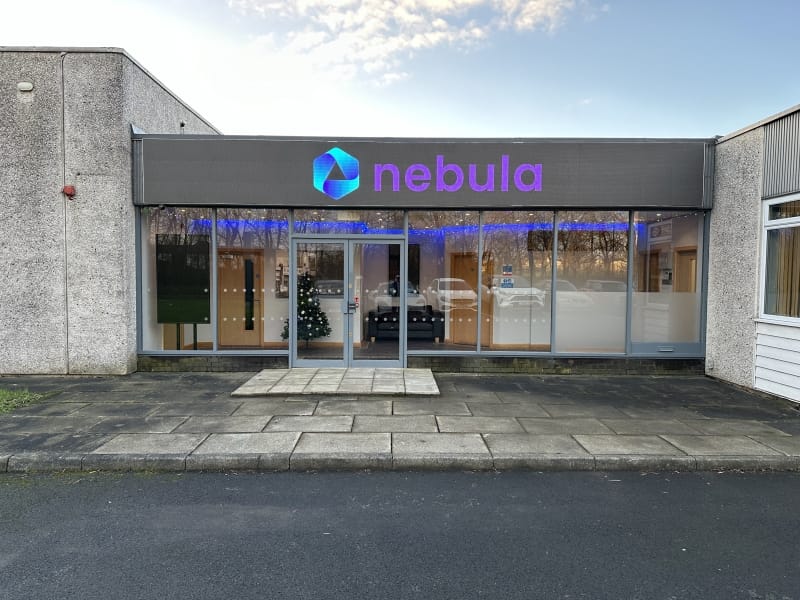 Zewnetrzny-wyswietlacz-sklepowy-Outdoor-DV-LED-Shop-Fascias-Application-Image-(6)