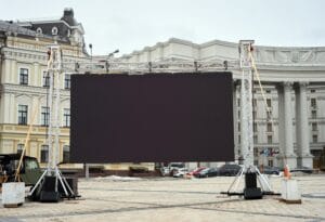 Jak ekrany LED radzą sobie w różnych warunkach atmosferycznych?