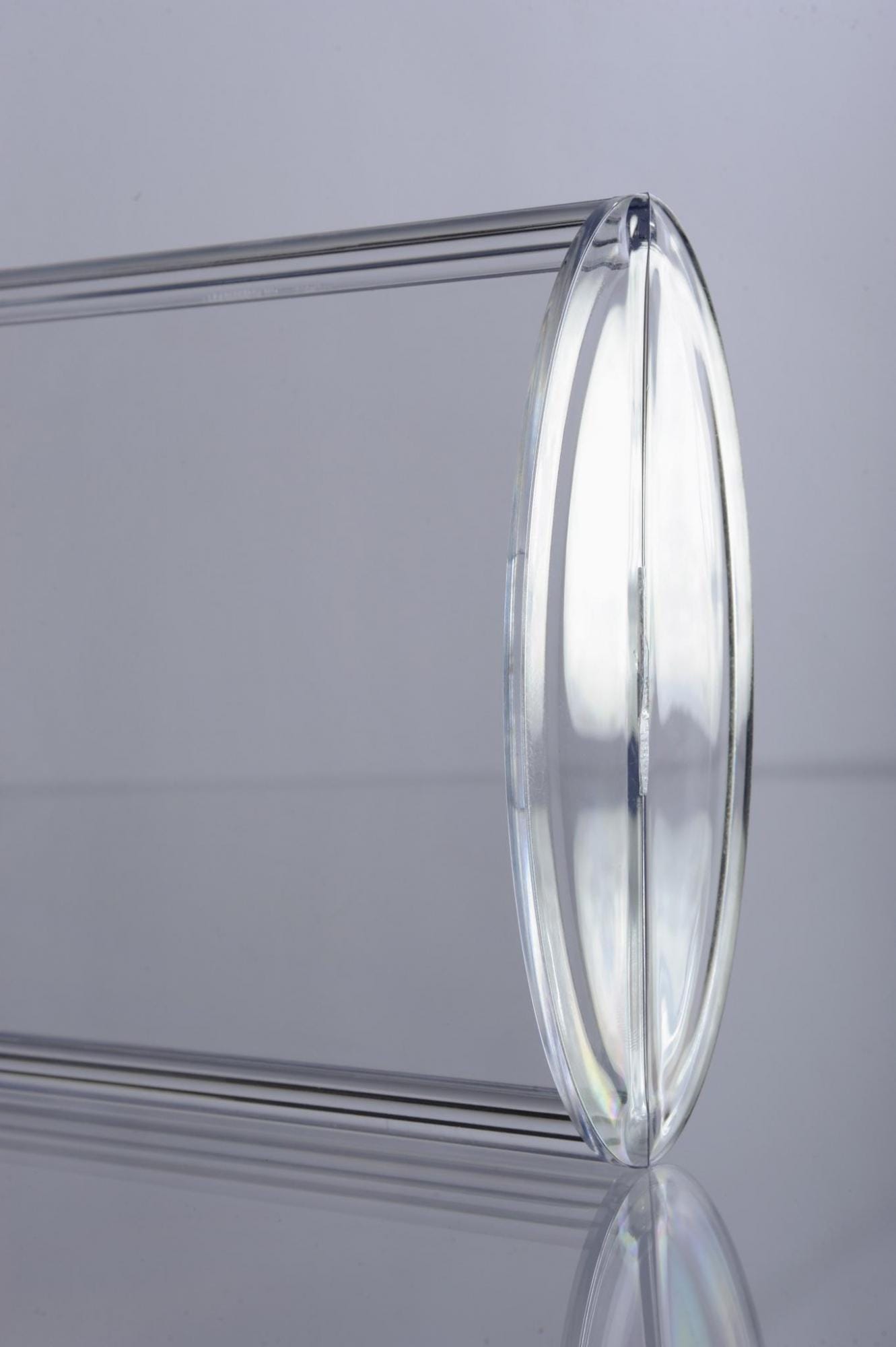 owalny-stojak-akrylowy-na-menu-2