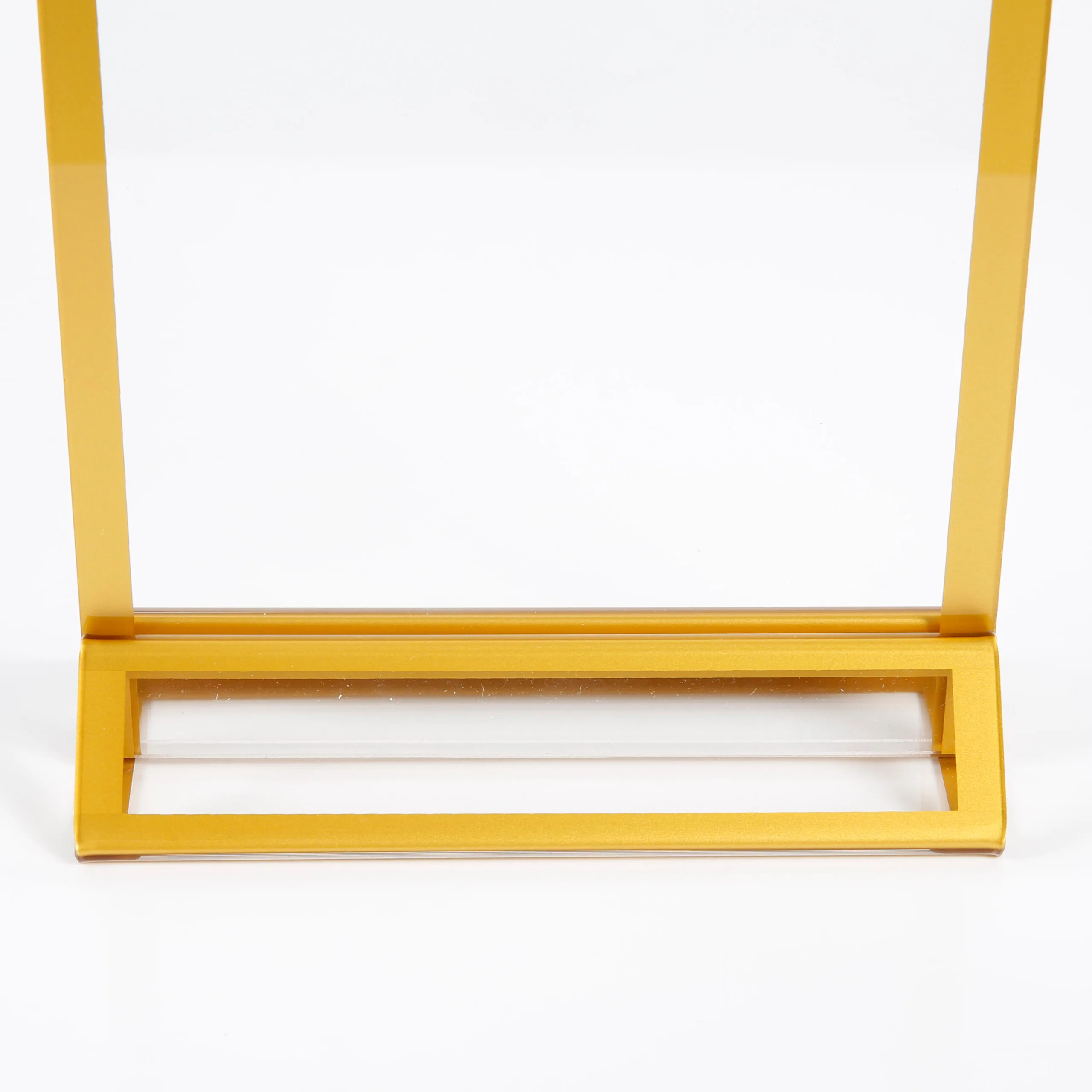 stojak-ekspozycyjny-zloty-4