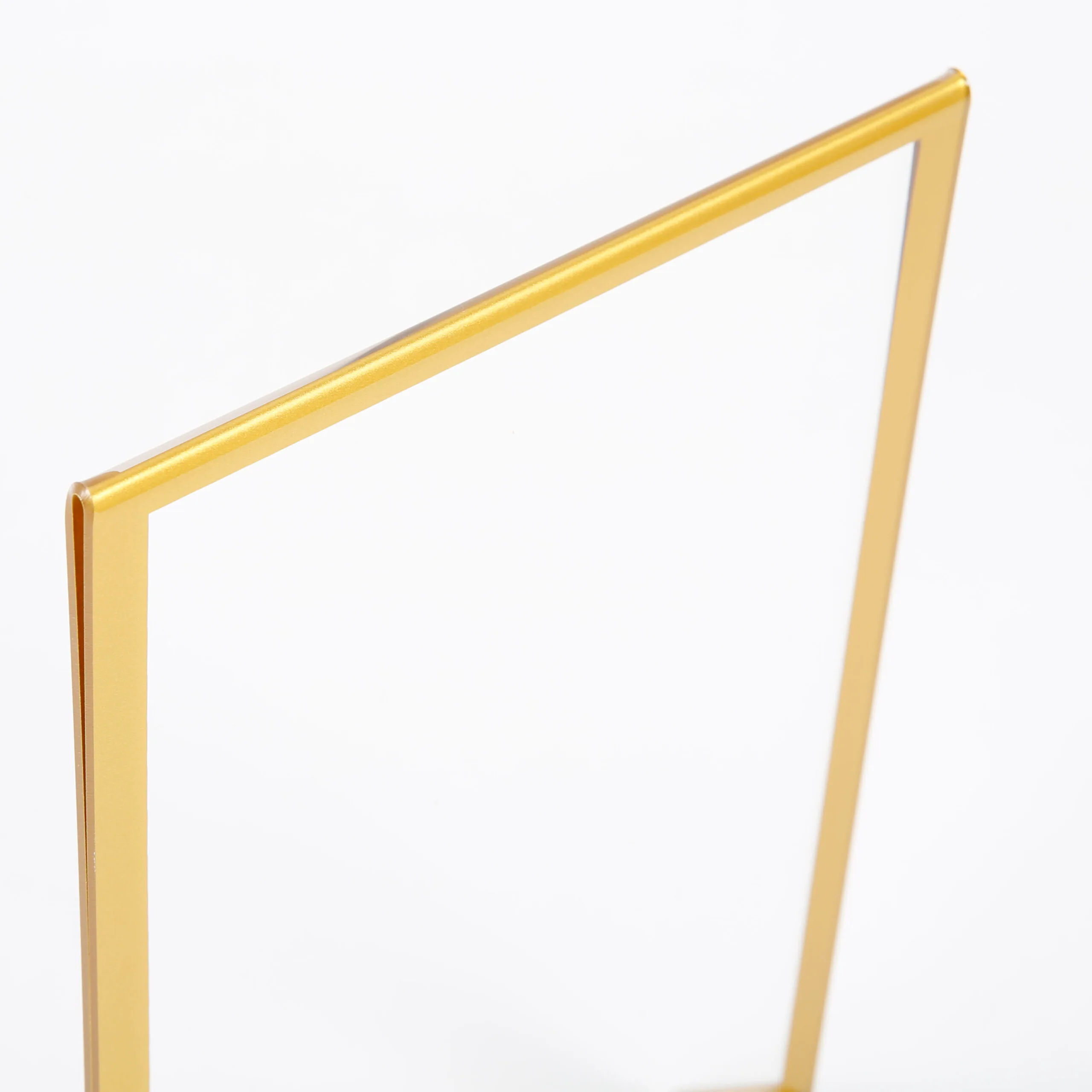 stojak-ekspozycyjny-zloty-6