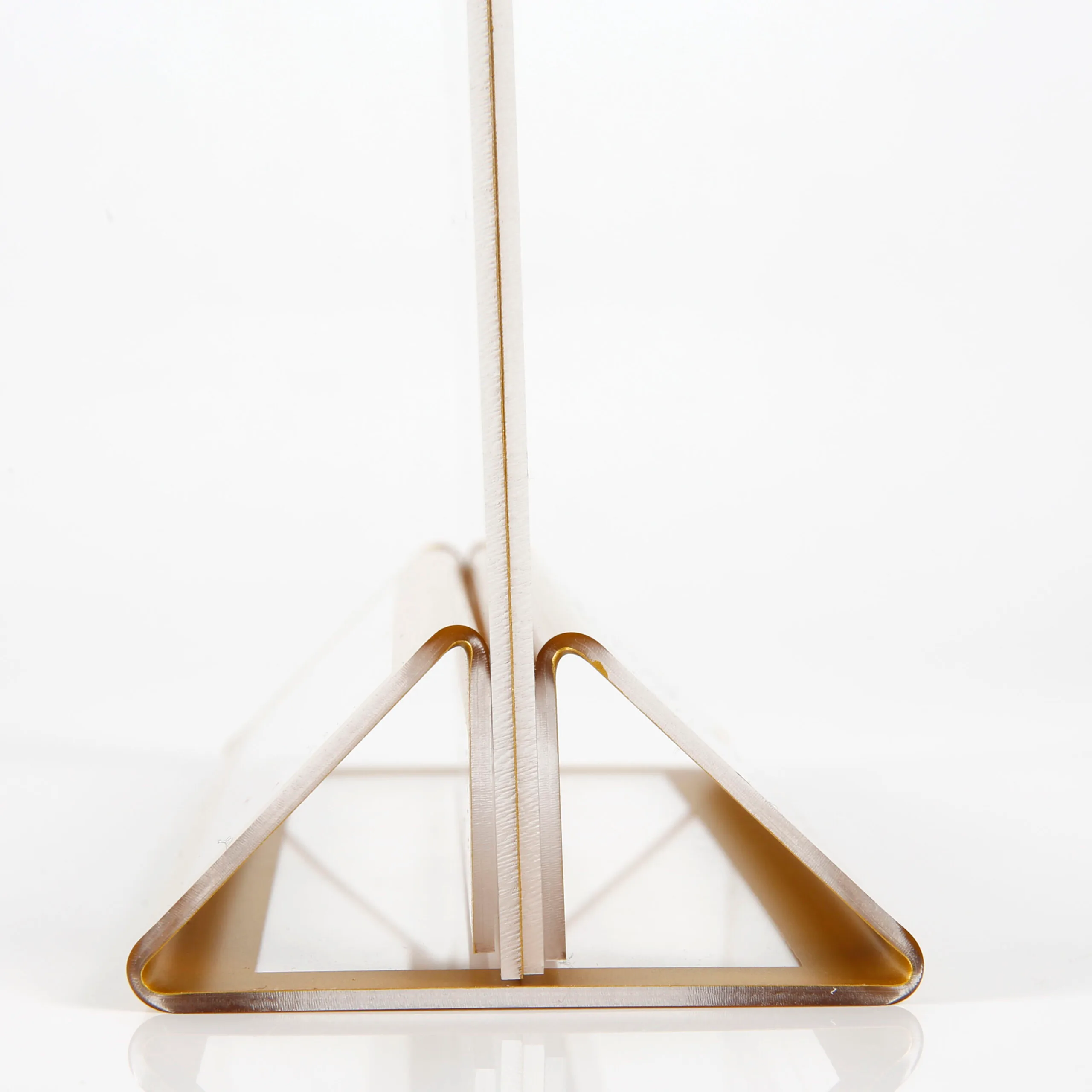 stojak-ekspozycyjny-zloty-7